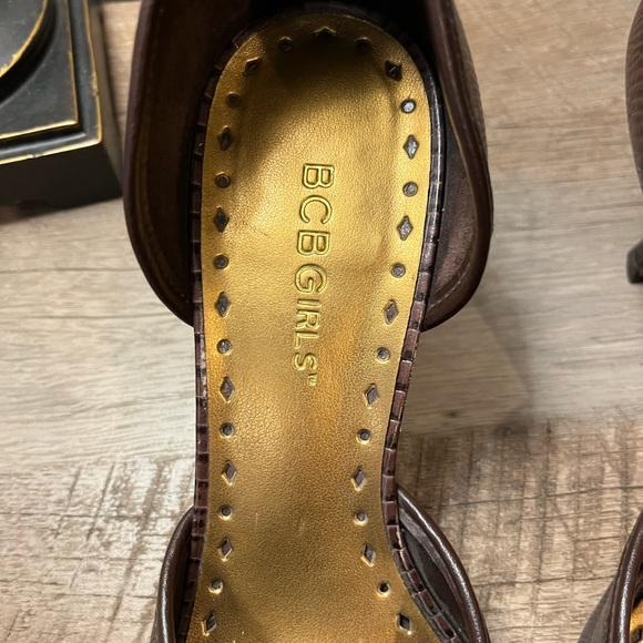 BCBG brown pumps - Picture 3 of 3